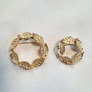 Vintage Gerrys Gold Tone Leaf Brooch Pin Lot of 2